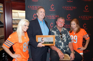 Illustration for article titled "He Reeked Of Jim Beam And Slim Jims": Your Best Mike Ditka Stories